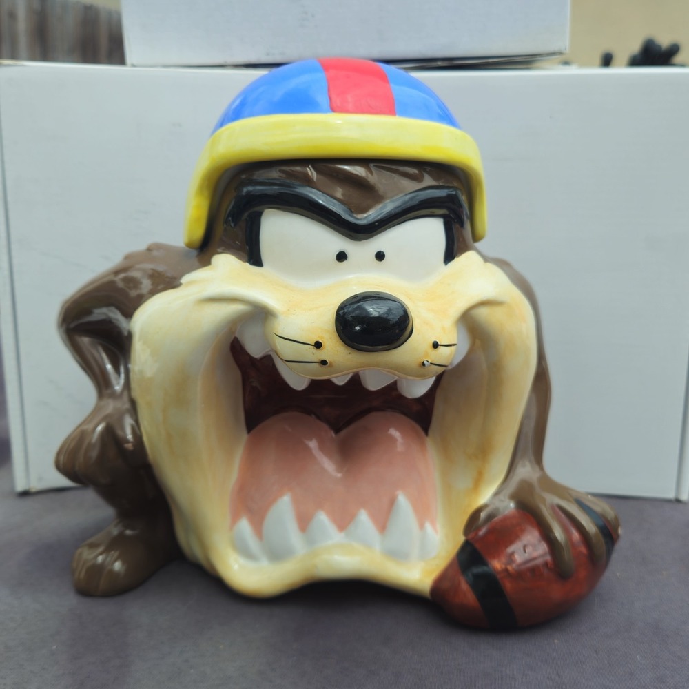 1993 Looney Tunes Taz Football Player Ceramic Cookie Jar Tazmanian Devil Vintage